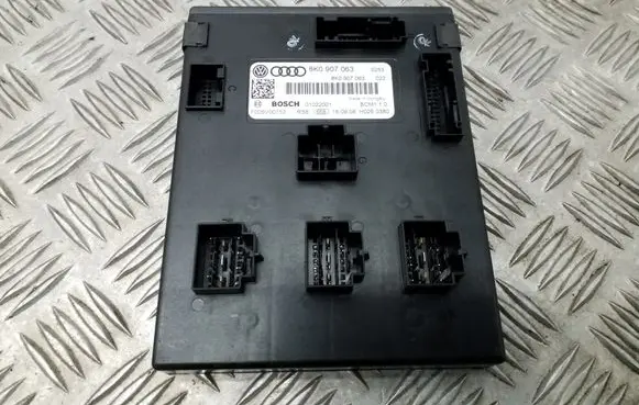 Audi A4 S4 B8 8K Comfort/convenience module 8K0907063