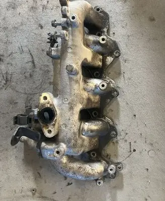 Nissan Patrol Y61 Intake manifold