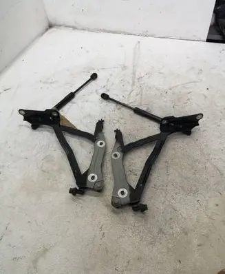 Ford Mustang VI Tailgate/trunk/boot hinge FR3B6342700 FR3B6342701