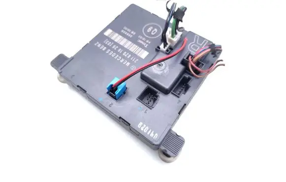 Mercedes-Benz E W211 Door control unit/module 2118201626