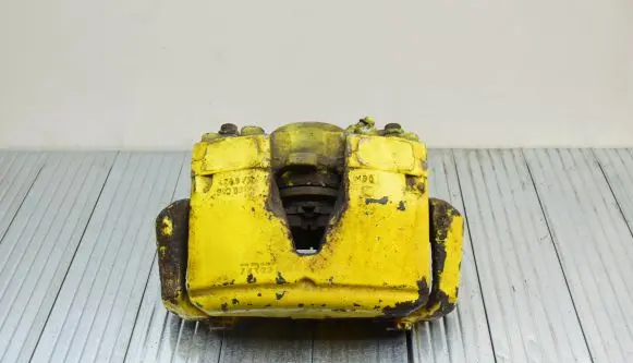Audi A5 Sportback 8TA Front brake caliper 8K01065