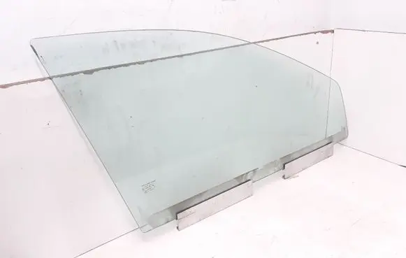 Volvo V70 Front door window glass four-door AS2