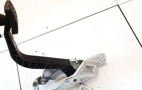 Opel Zafira A Clutch pedal 90581106