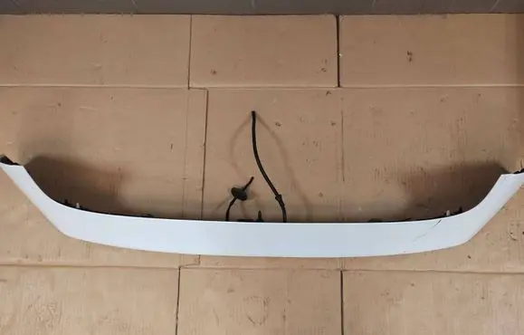 Ford Fiesta Tailgate/trunk spoiler C1BBA44210B