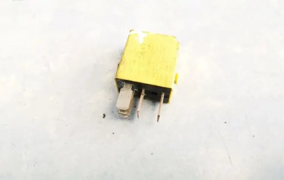 Mercedes-Benz C W203 Other relay 0025421219 4rd007814-02