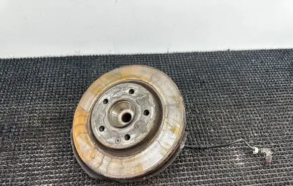 Mercedes-Benz Vaneo W414 Front wheel hub spindle knuckle 