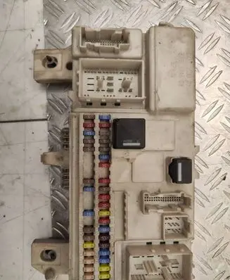 Volvo V50 Fuse box set 31296881 519096911 965725