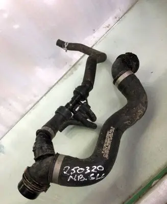 Mercedes-Benz GLC X253 C253 Engine coolant pipe/hose A2135014907