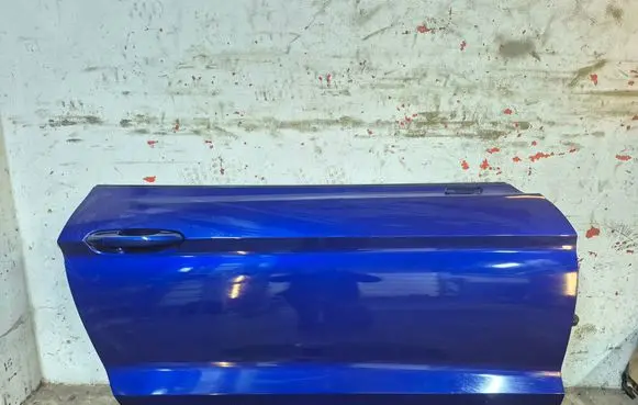 Ford Mustang VI Front door