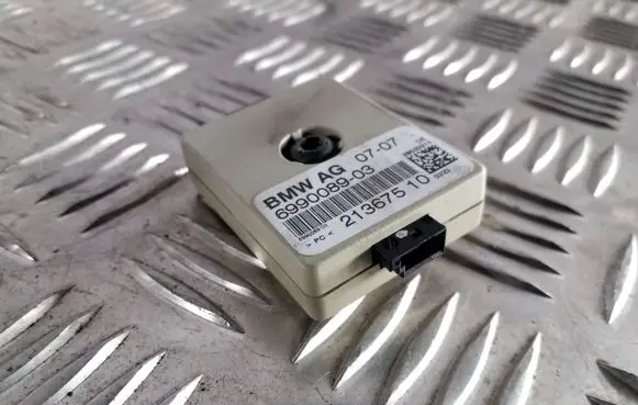 BMW X3 E83 Aerial antenna filter 6990089