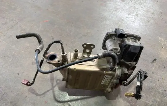 Volkswagen Crafter EGR valve 04L131512CG