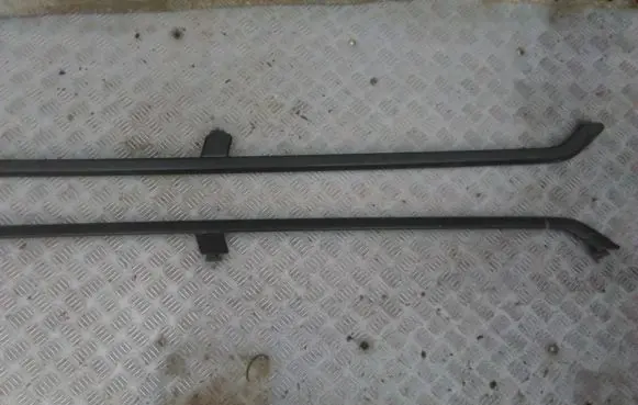 Volkswagen PASSAT B4 Roof bar rail nenusatytas