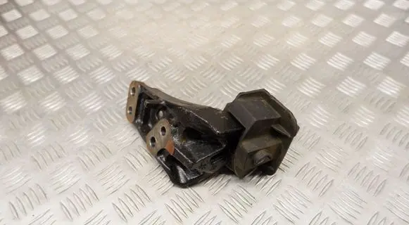 Toyota Highlander XU70 Engine mounting bracket 12303F0140