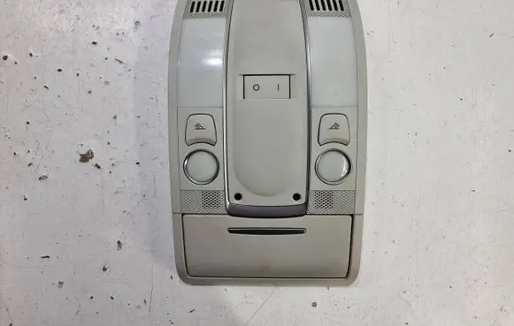 Audi A6 S6 C6 4F Front seat light 4F0947135BP