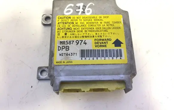 Mitsubishi L200 Airbag control unit/module MR587974