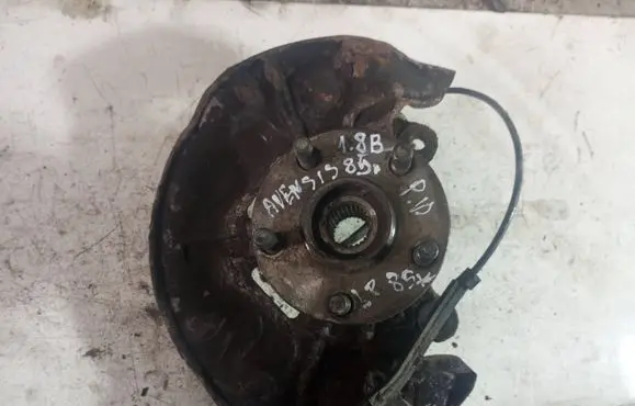 Toyota Avensis T250 Front wheel hub spindle knuckle