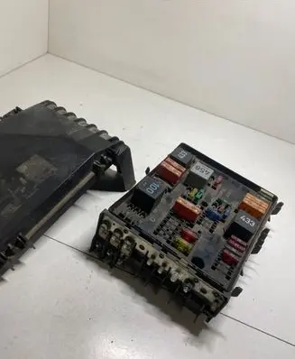 Volkswagen Touran I Fuse module 1K0937124H