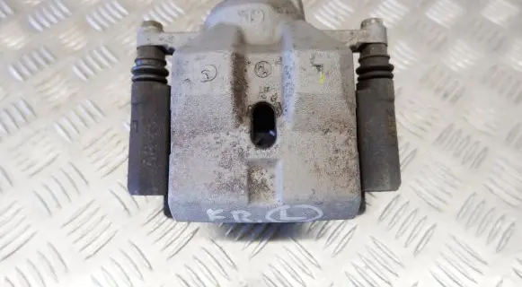 Toyota Prius (XW50) Front brake caliper 4775047060