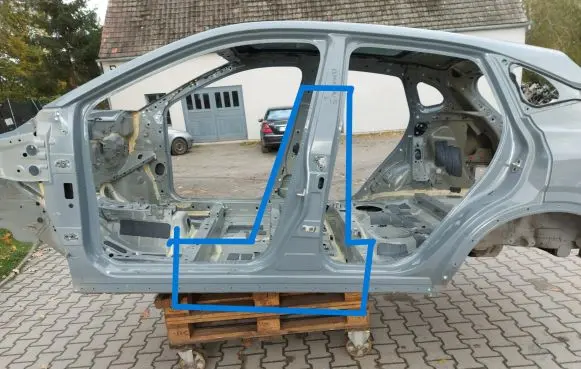 Nissan Qashqai J12 Pillar (middle) 