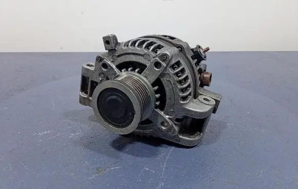 Toyota Avensis Verso Generator/alternator 270600G011
