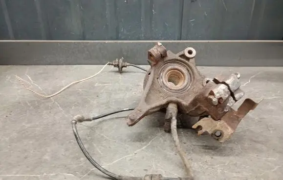 Citroen Xsara Picasso Front wheel hub spindle knuckle