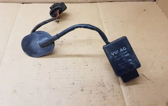 Volkswagen Eos Fuel injection pump control unit/module 1K0906093F