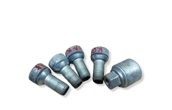 Skoda Kodiaq Anti-theft wheel nuts and lock 1077