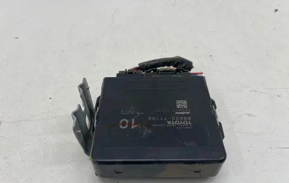 Toyota Hilux VIII Transfer box differential control unit 8953371102