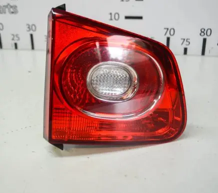 Volkswagen Tiguan Tailgate rear/tail lights 5N0945093C