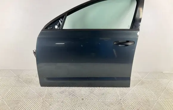 Skoda Octavia Mk3 (5E) Front door