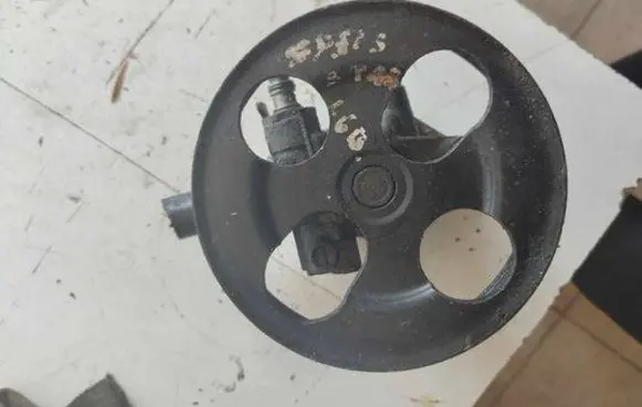 Mitsubishi Space Star Power steering pump