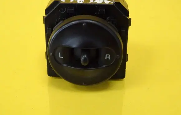 Hyundai Matrix Wing mirror switch