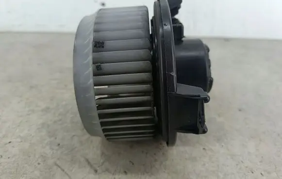 Toyota Avensis T270 Heater fan/blower AV2727008083DENSO