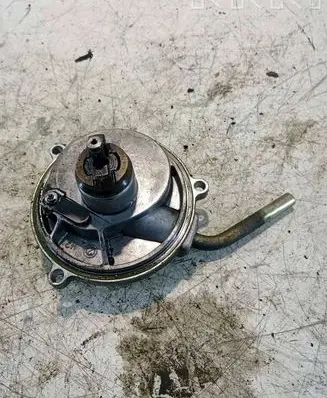 Mercedes-Benz C W203 Vacuum pump A6682300165