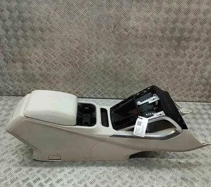Jaguar I-Pace Center console J9D3044C73AD J9D3045M11A
