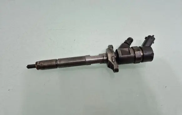 Volvo V50 Fuel injector 328480 0445110259