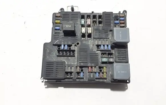 Volvo S60 Fuse module
