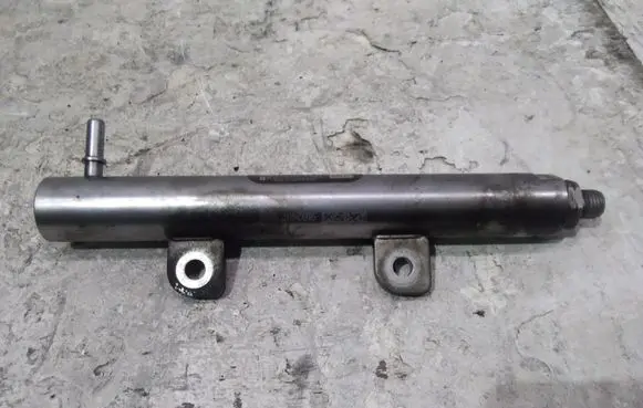 Jaguar XF X250 Fuel main line pipe EQ9GD9X2Q9D280EA 0445216028