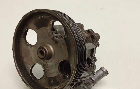 Citroen Dispatch II Power steering pump 1440121180 9637000880