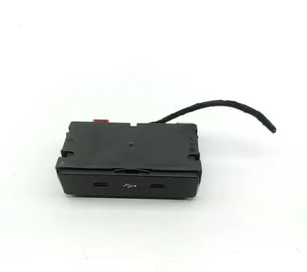 Porsche Cayenne (9Y0 9Y3) USB socket connector 95C035736