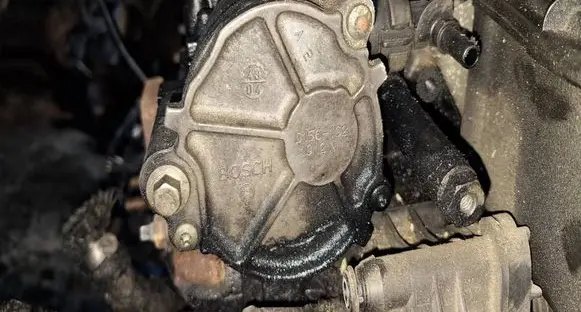 Ford Focus C-MAX Vacuum pump D1561C2
