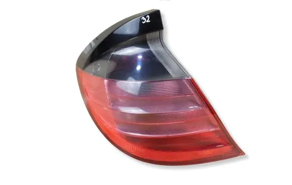 Mercedes-Benz C W203 Rear/tail lights 2038200564