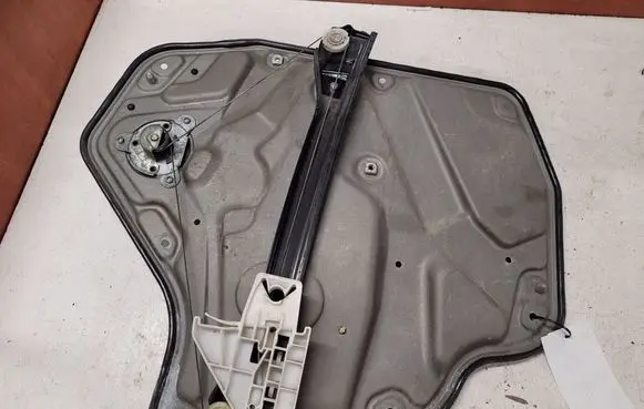 Skoda Octavia Mk2 (1Z) Rear door manual window regulator 1Z0839655