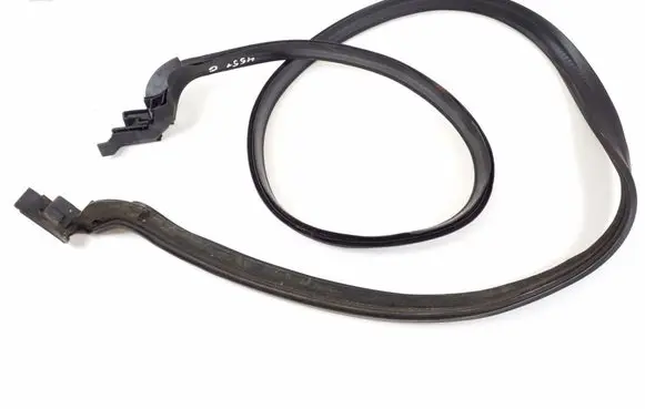 Mercedes-Benz E C207 W207 Seal rubber (tailgate) A2077500398