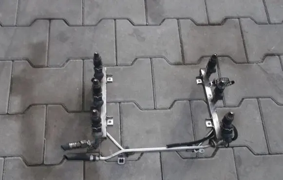 Audi A4 S4 B5 8D Fuel main line pipe LISTWAWTRYSKOWA