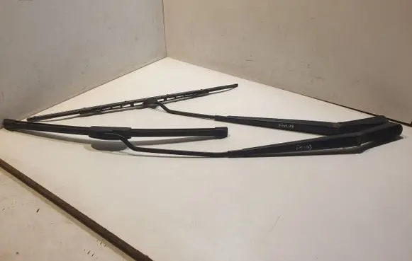 Ford Focus Front wiper blade arm XS4117526BC XS4117527AB