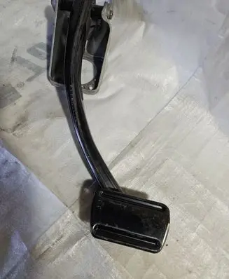 Mercedes-Benz GL X164 Brake pedal A1642901901