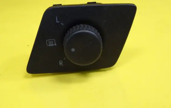 Volkswagen Polo IV 9N3 Wing mirror switch