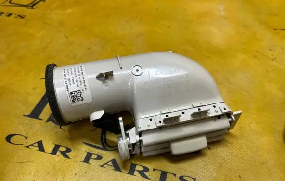 Mercedes-Benz GLS X166 Air vent grill in roof A1668301554