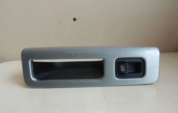 Volvo V50 Electric window control switch 8663819